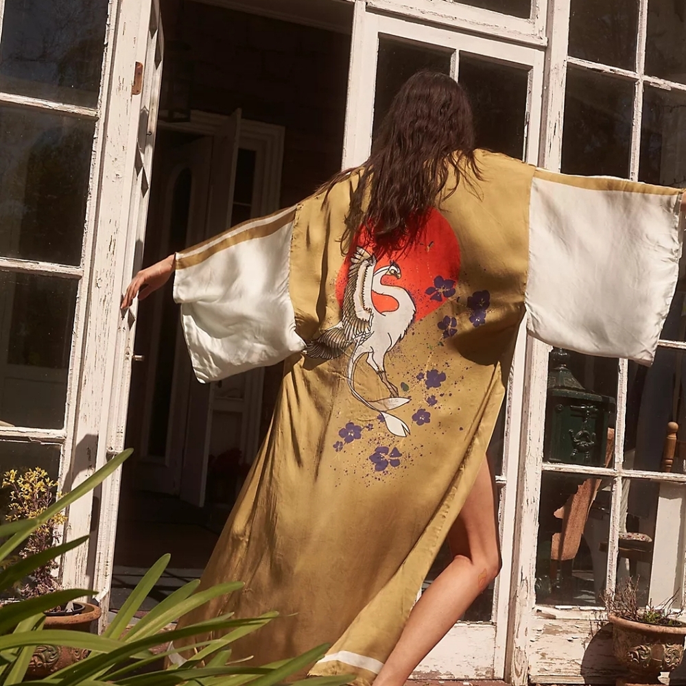 Free People Long Tan and White Kimono with Graphic Design - Picture 4 of 4